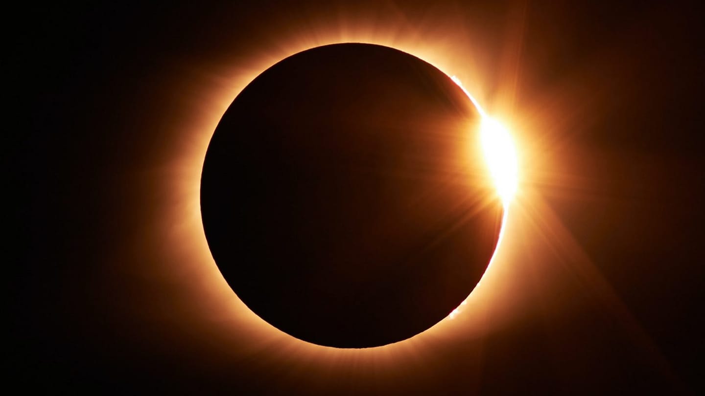 The Solar Eclipse In Gemini Of June 10, 2021 And Its Influence On All Zodiac Signs